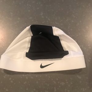 Nike Pro Combat skull cap